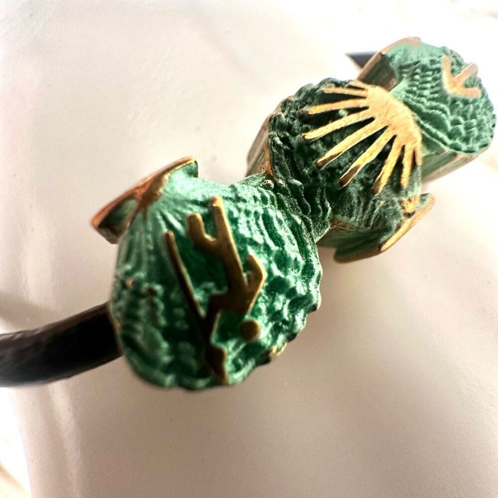 Green seashell bracelet - Picture 4 of 7